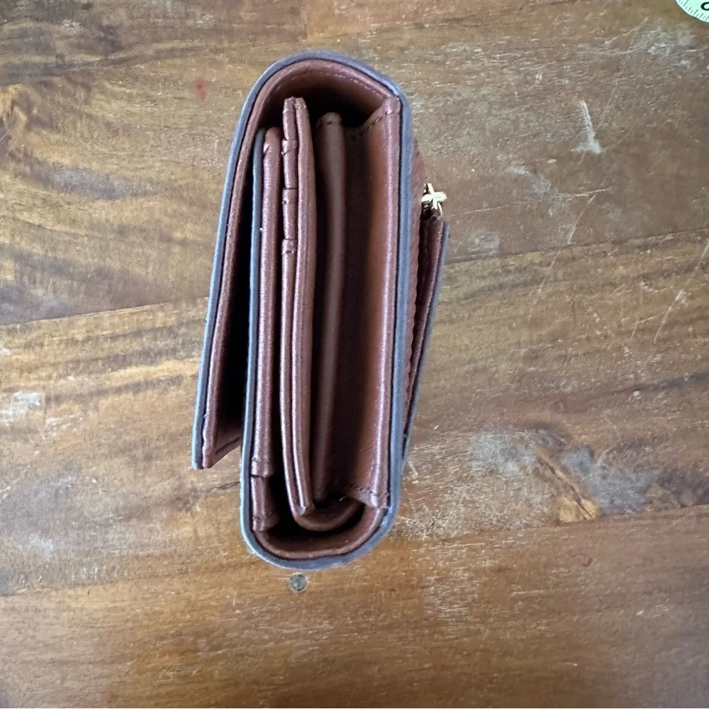 Fossil Brown Leather Wallet Classic Design‎